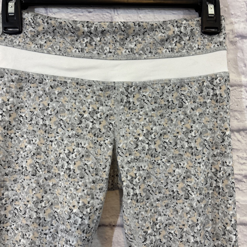Lululemon Size 2 Leggings Run Inspire Crop II Gray Speckle 22"‎ Inseam - Picture 2 of 8
